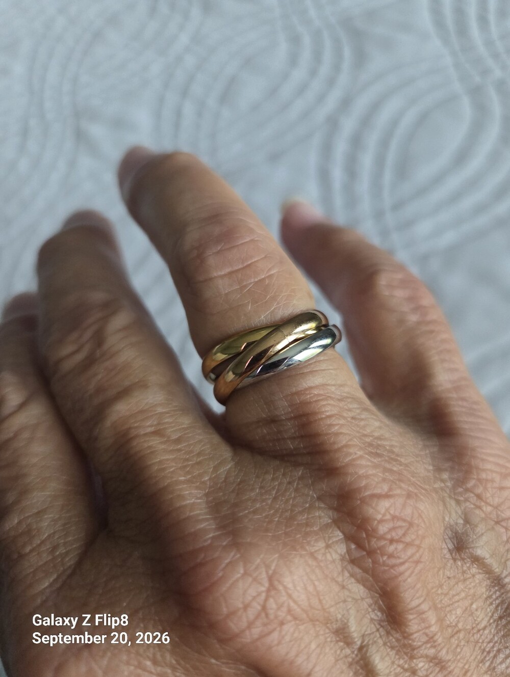 Tri-Color Interlocking Band Ring - Gold, Rose Gold & Silver